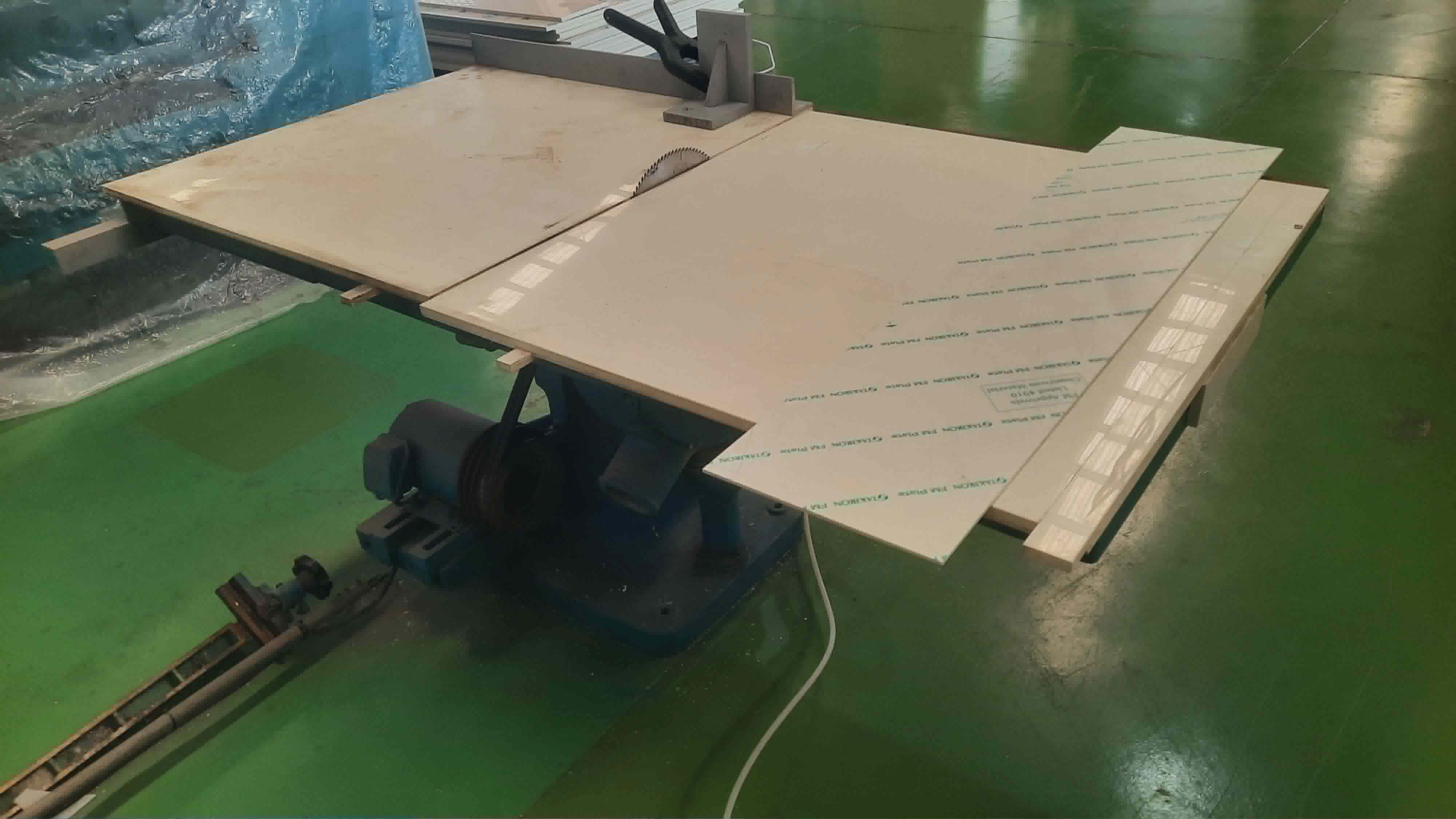 Table Saw Machine